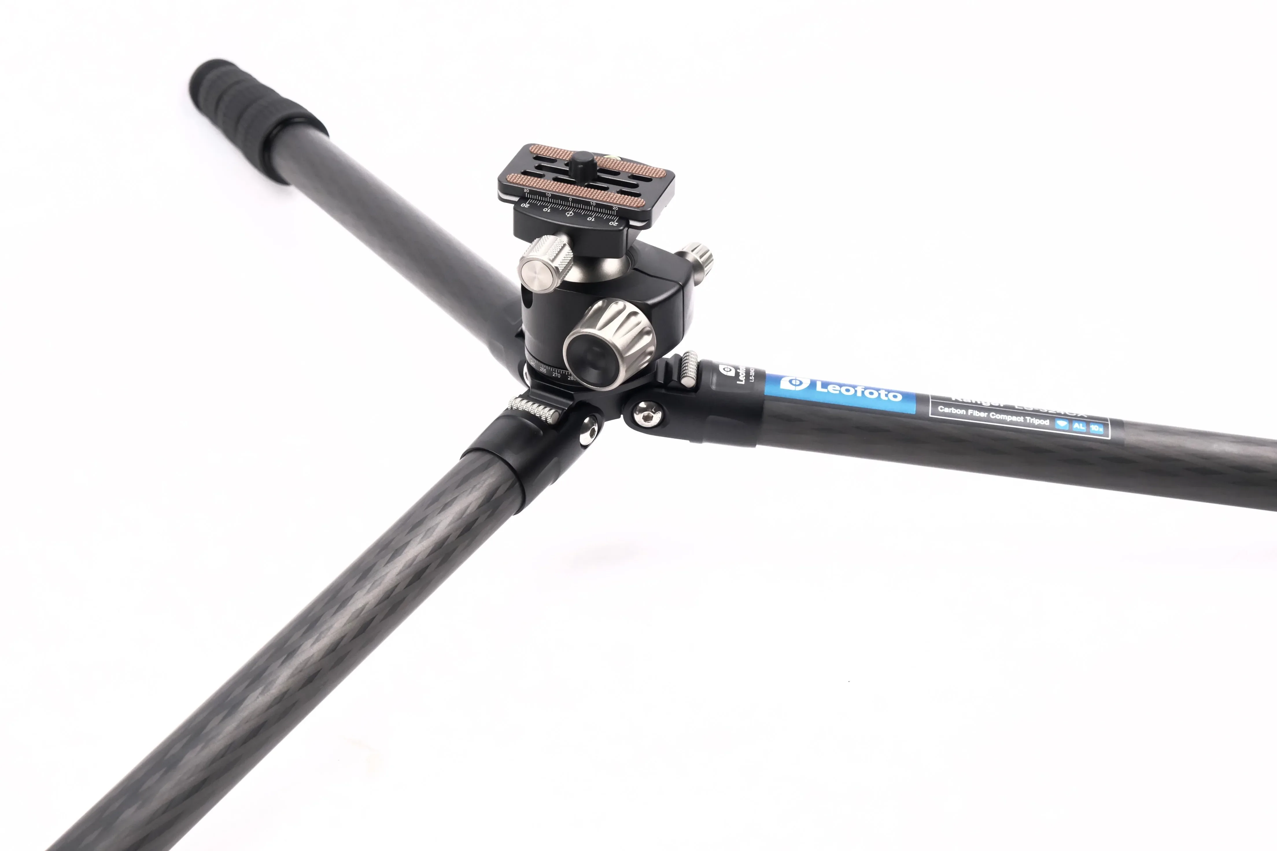 Leofoto LS-324C tripod carbon image 2